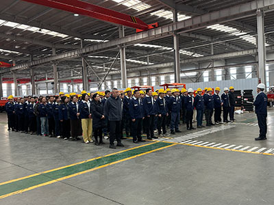 公司舉行開(kāi)工儀式暨“開(kāi)工**課”